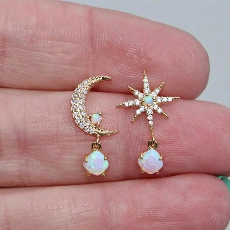 Moon and star earrings in gold and opal