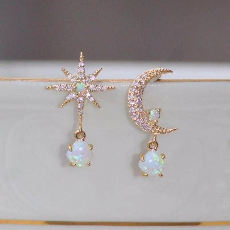 Moon and star earrings in gold and opal